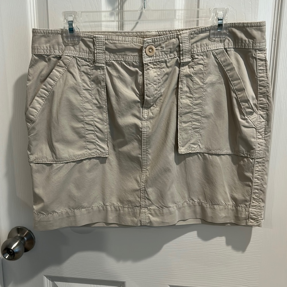 Old Navy size 8 cargo skirt